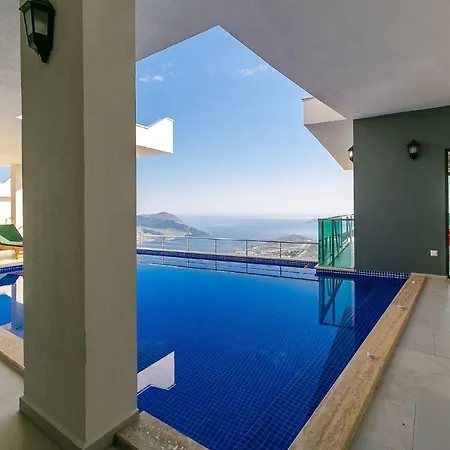 Heart - Hill Villa *